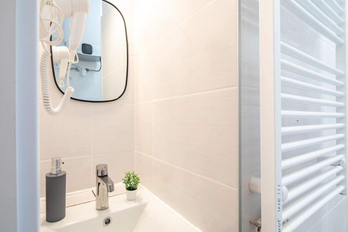 Extra Central - Mini Modern Studio Budapeszt Zewnętrze zdjęcie